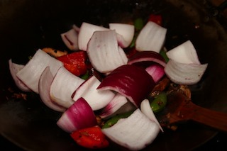 wok_recipes_b09_fermented_black_beans_garlic_ginger_root_red_bell_pepper_mushroom_snap_peas_onion