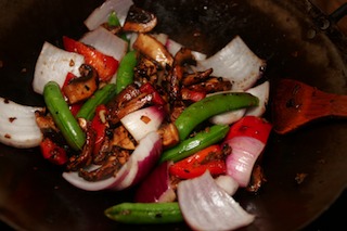 wok_recipes_b10_fermented_black_beans_garlic_ginger_root_red_bell_pepper_mushroom_snap_peas_onion_stir